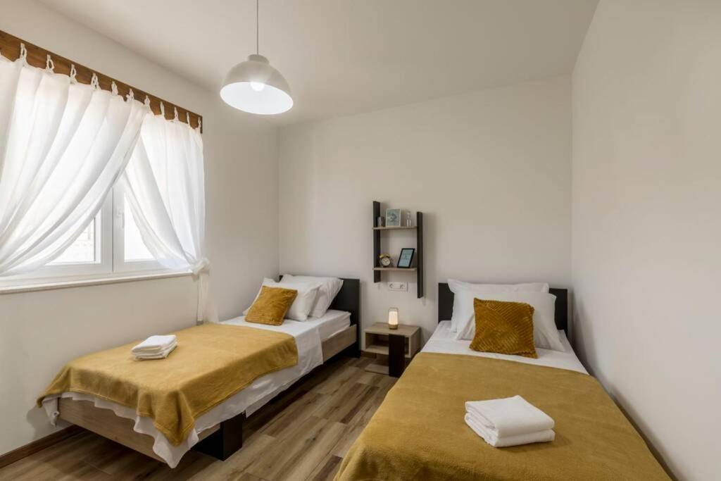 Apartment By Joe Трогир Экстерьер фото